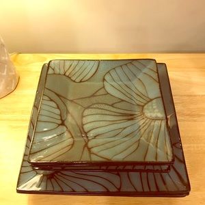 Set of 8 pier 1 dishes.